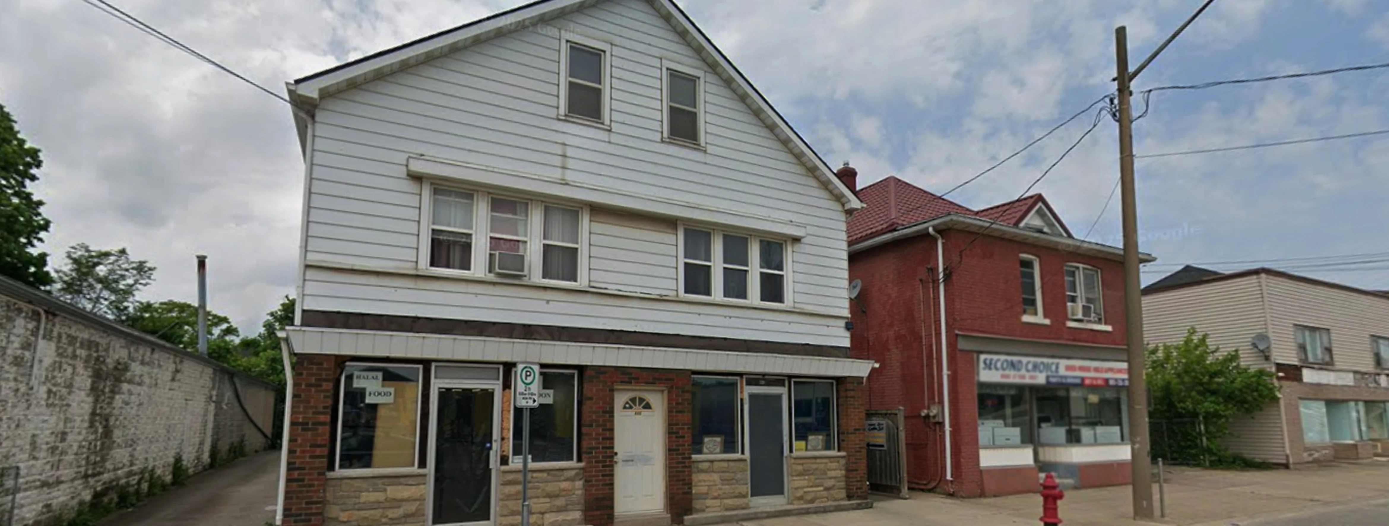 Exterior view of Masjid Al-Mu'mineen  Welland building